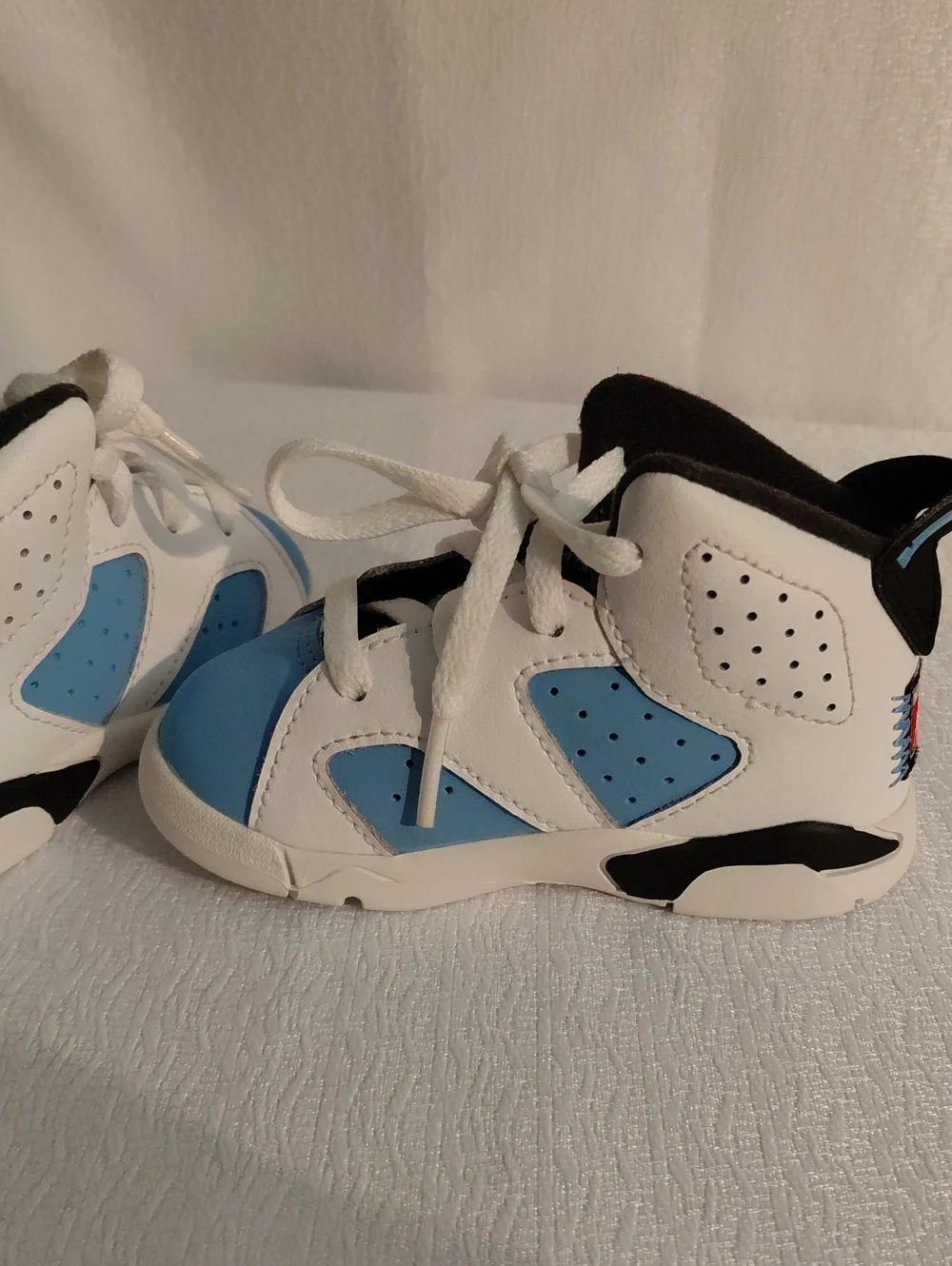 Jordan Toddler 5C Retro TD Sneakers in White and Light Blue Atheletic DV606-410